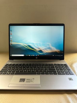 HP 250 G8 Notebook PC Argento Processore Intel I5