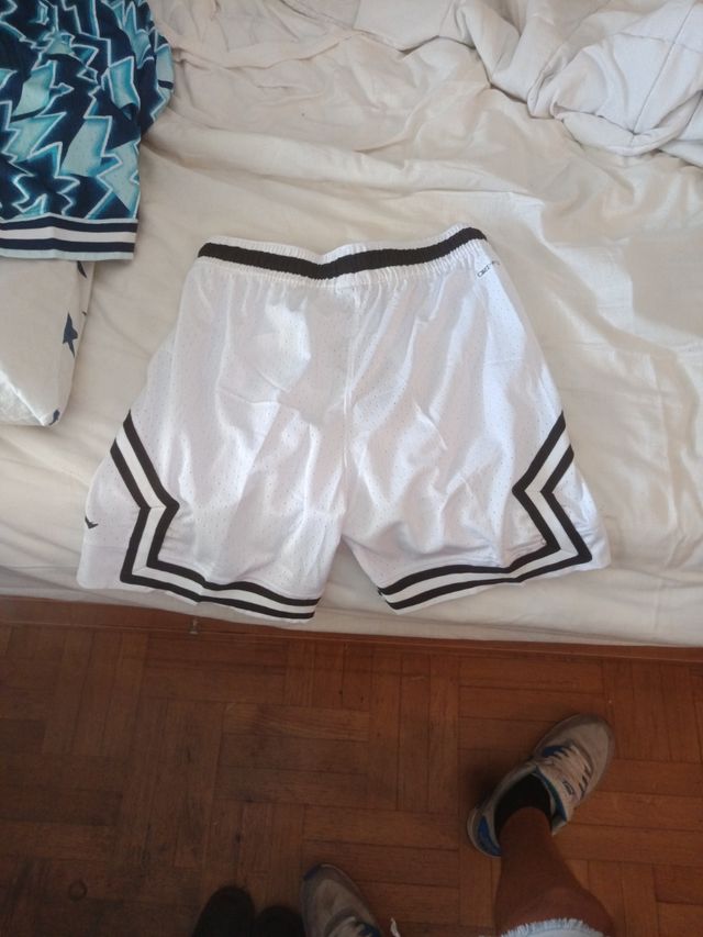 Shorts Jordan blancos