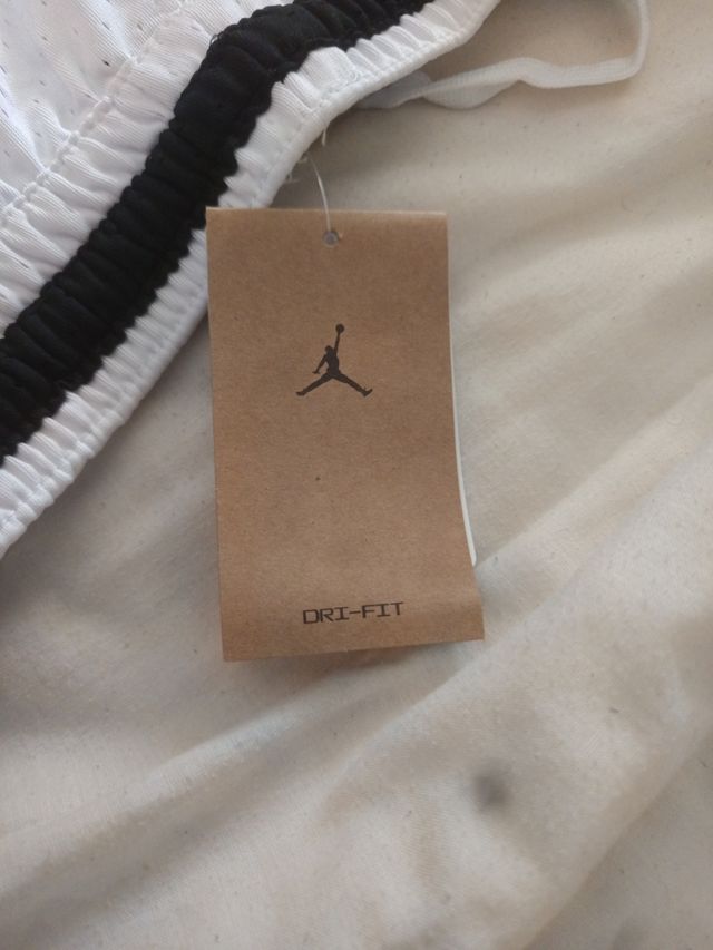 Shorts Jordan blancos