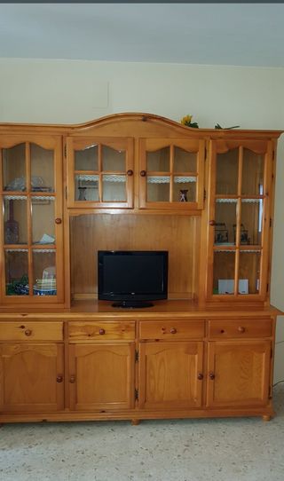 Mueble provenzal salón madera en Chipiona