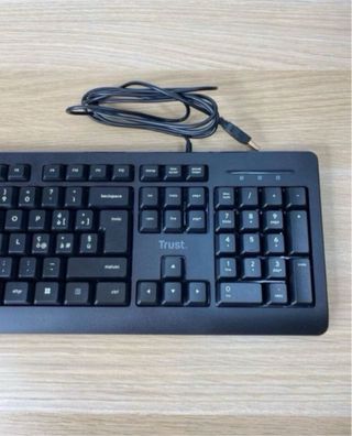 Teclado Trust USB Negro