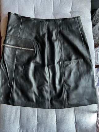 Falda negra cuero - mini