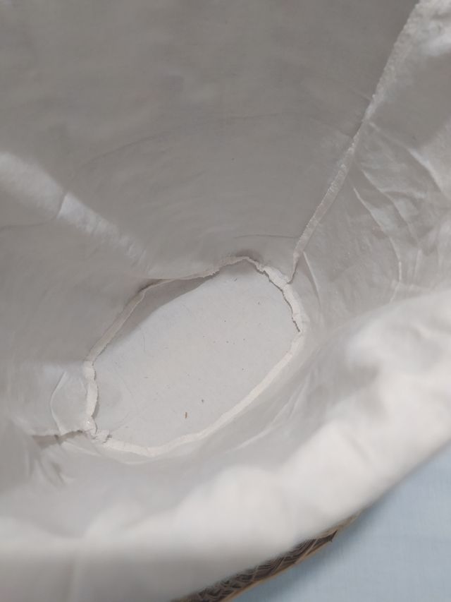 Cesto mimbre con tapa EL CESTO ES PEQUEÑO..