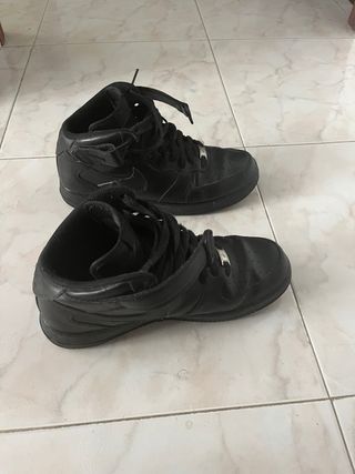 Nike Air Force 1 High - Negras