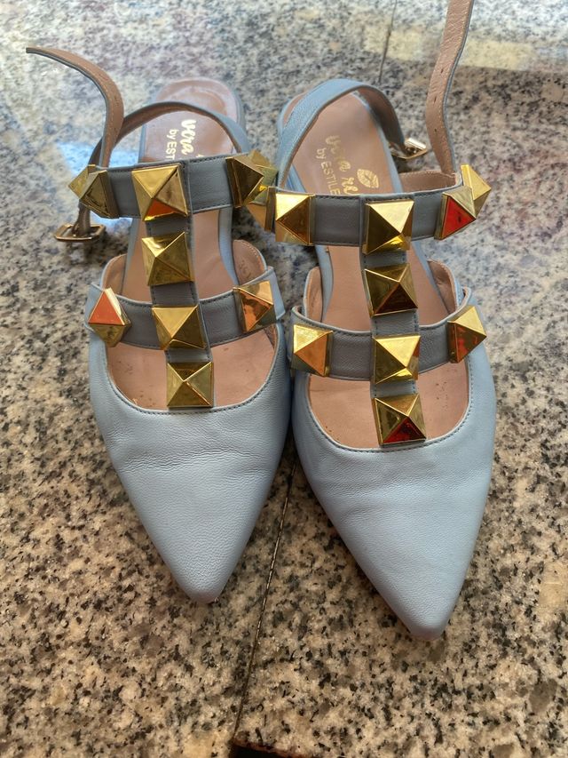 Zapatos Unisa azul cielo destalonados