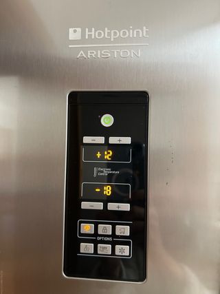 Frigorífico Ariston Hotpoint - Acero inoxidable