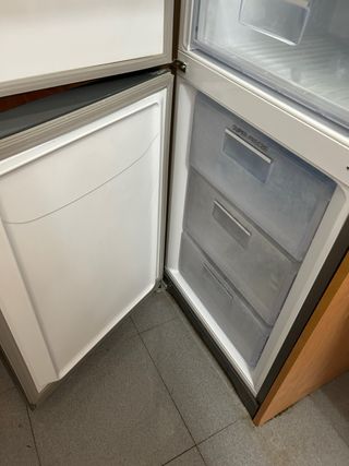 Frigorífico Ariston Hotpoint - Acero inoxidable