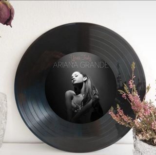 Vinile decorativo Ariana Grande - Yours Truly