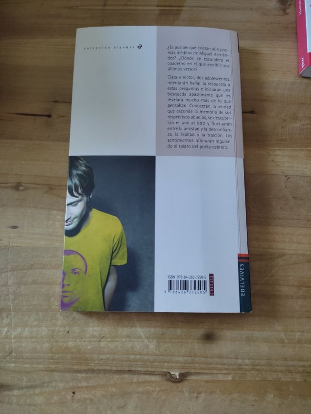 Mala luna (Alandar) (Spanish Edition)