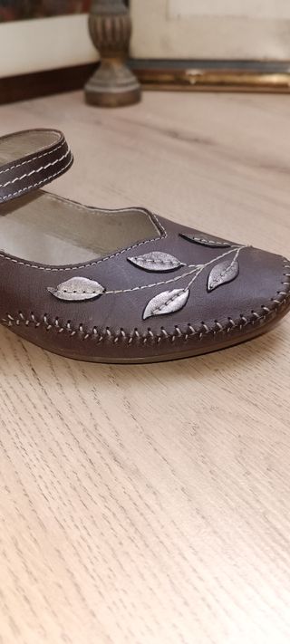 Zapato de cuero tipo Hobbit