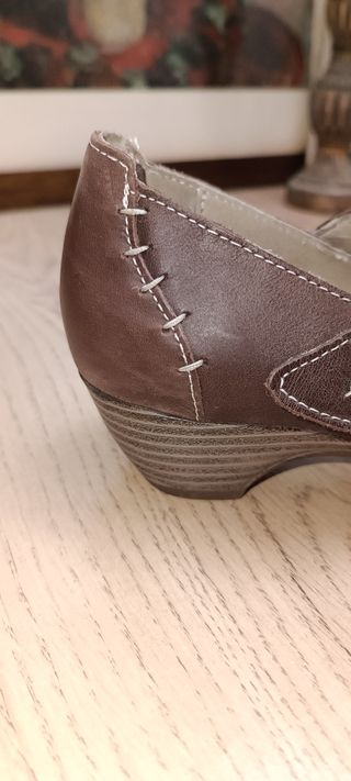 Zapato de cuero tipo Hobbit