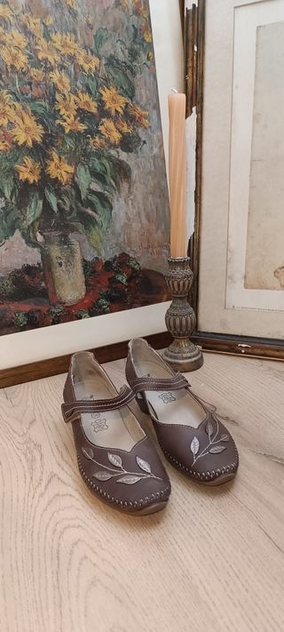 Zapato de cuero tipo Hobbit