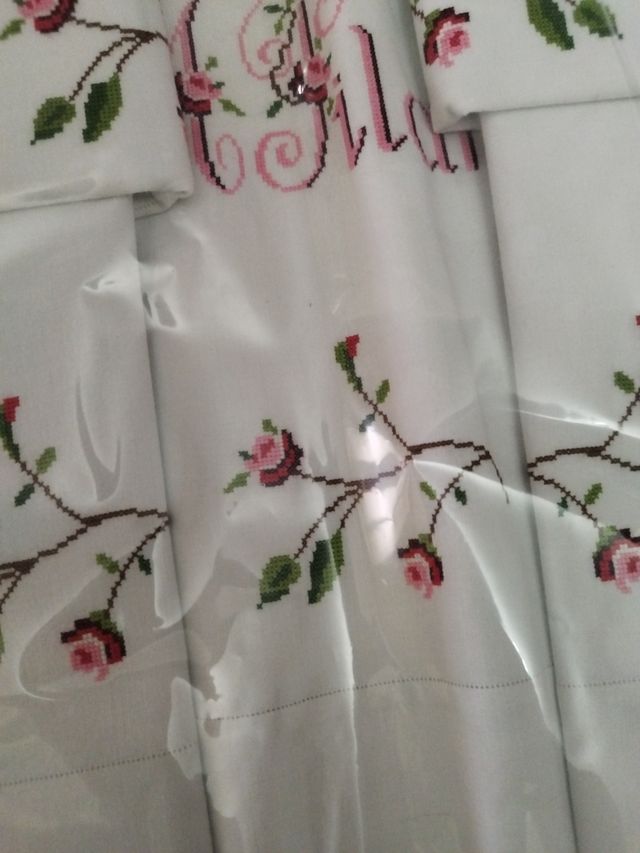 Sábanas antiguas bordadas a mano