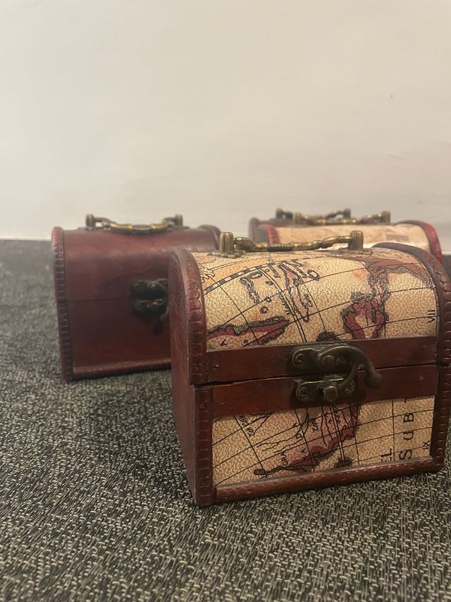 Mini cofres madera vintage.