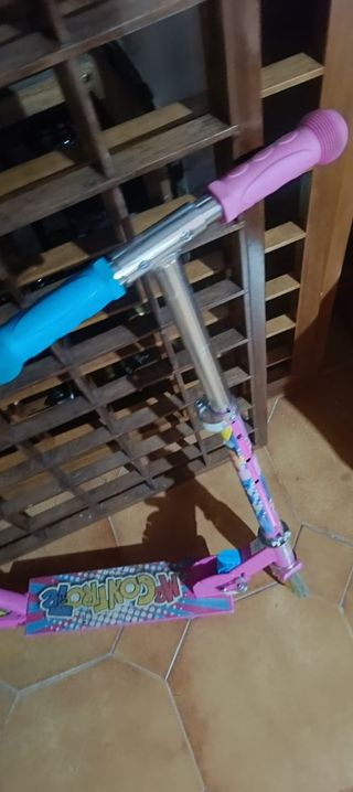 Monopattino bimba Me Contro Te rosa