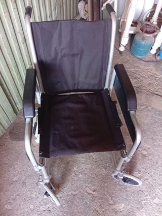 Silla de ruedas plegable