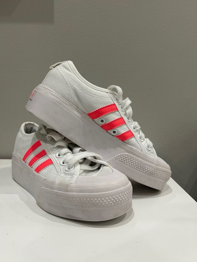 Zapatillas Adidas plataforma blancas y rosas