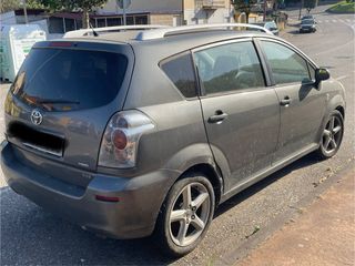 Toyota Corolla verso 2005