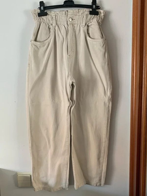 Vaqueros Pull&Bear beige, tiro alto, talla M