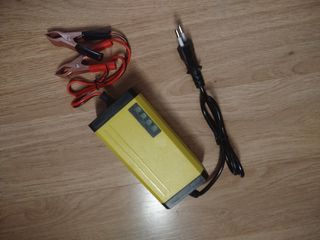 Cargador baterías 12V