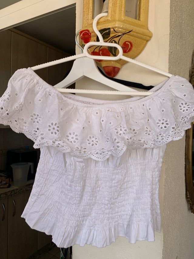 Top blanco Boniro - hombros descubiertos