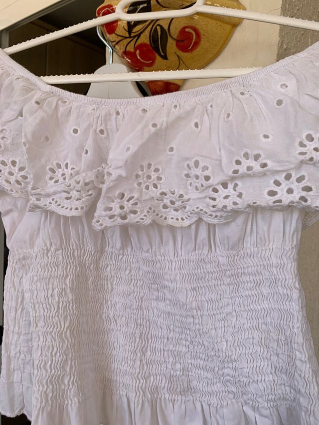 Top blanco Boniro - hombros descubiertos