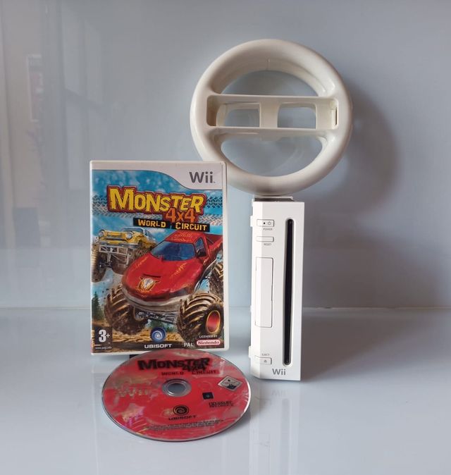 Nintendo Wii Bianca Completa + Gioco + 2 Volanti