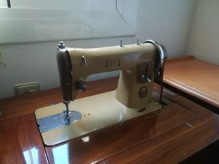 Máquina coser Alfa - Antigua