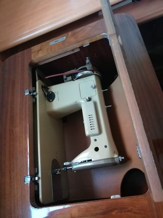 Máquina coser Alfa - Antigua