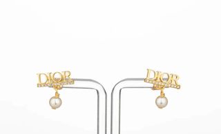 Pendientes Dior Révolution Perla Colgante CD charm