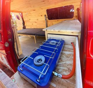 FURGONETA CAMPER CLÁSICA – TOTALMENTE REPARADA
