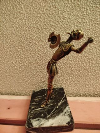 Figura Don Quijote bronce y mármol