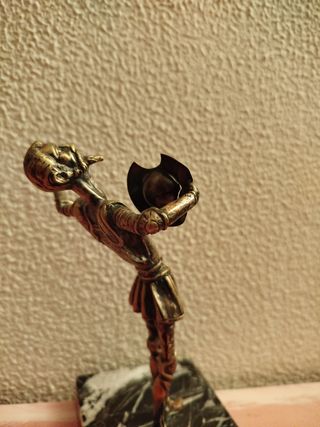 Figura Don Quijote bronce y mármol