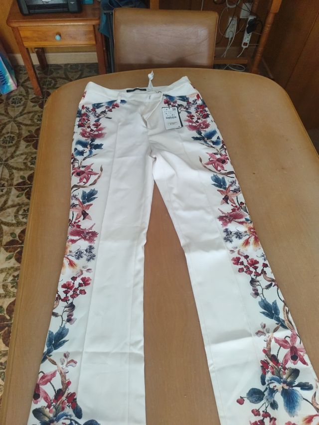 Pantalones Zara estampados - M