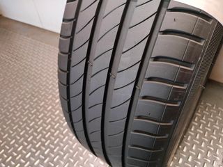 Neumático de ocasión 215/55R17 94V 