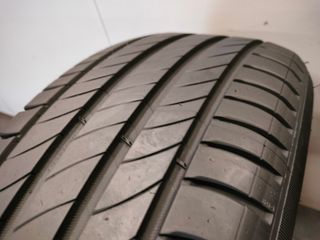Neumático de ocasión 215/55R17 94V 