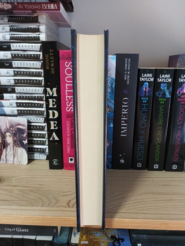 LIBRO: "Caraval" Garber edición descatalogada