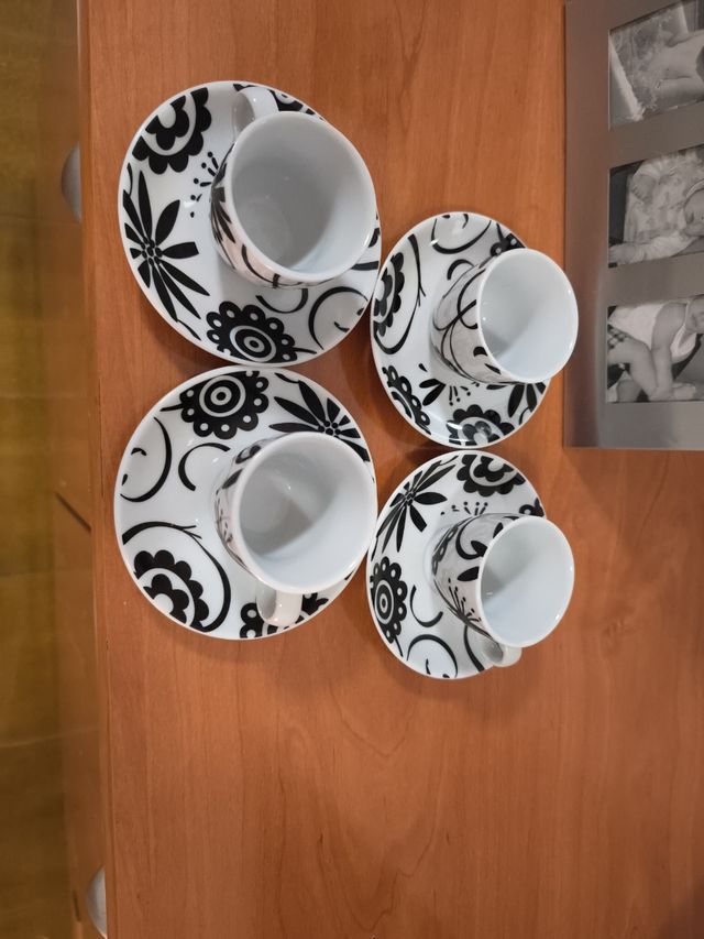 Juego café porcelana blanco-negro