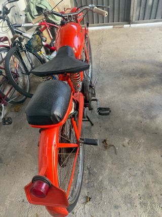 Moto clásica - Montesa y moto guzzi