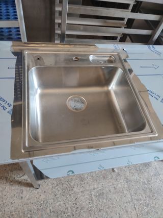 MESA DE ACERO INOXIDABLE CON CUBA 