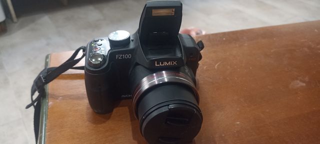 Lumix FZ100 - Cámara digital
