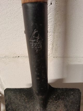 Lote herramientas Bellota: Palas y azadilla.