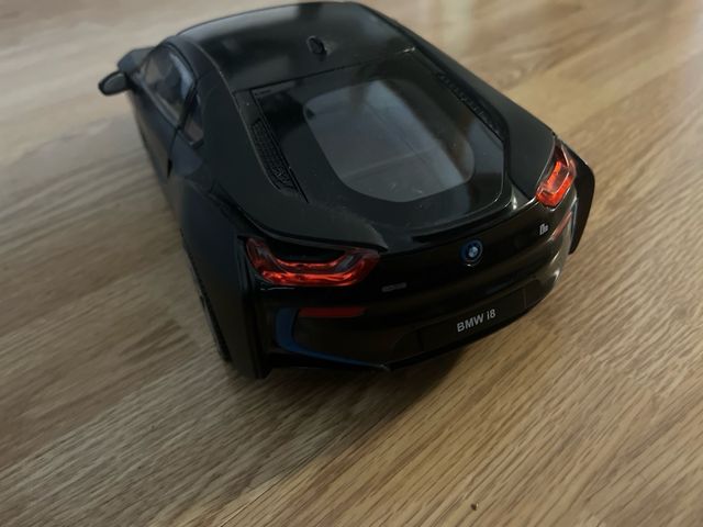 BMW i8 - Coche escala