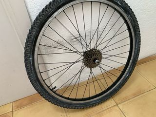 Rueda bici montaña 26" usada