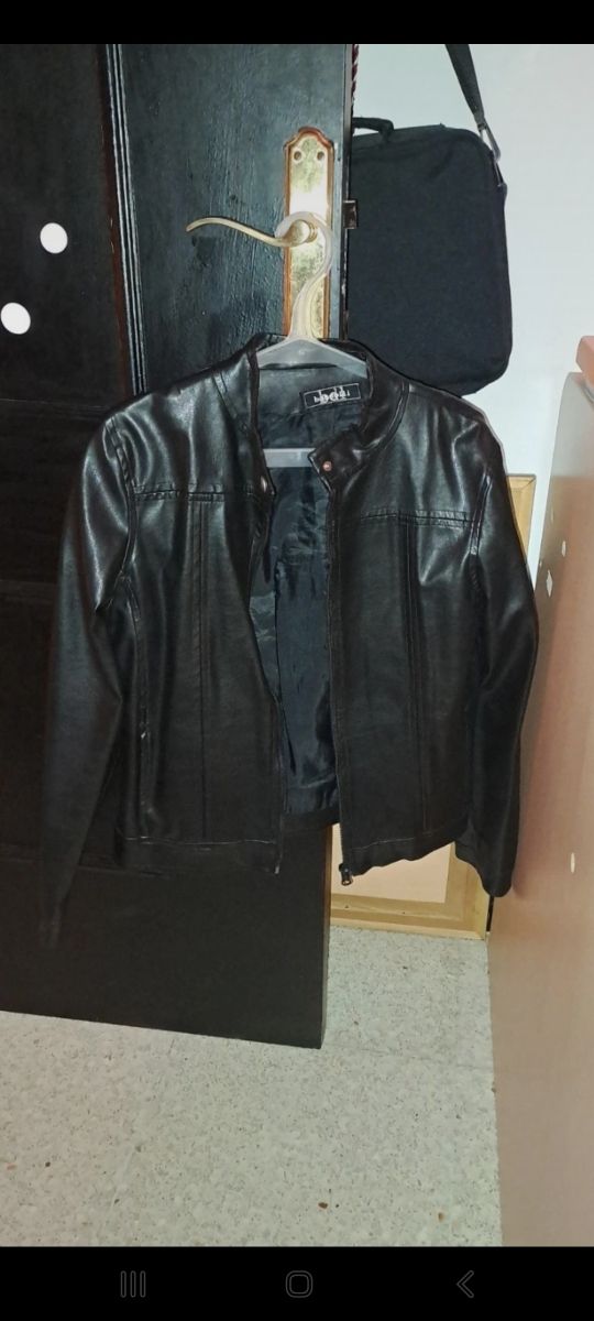 Chaqueta cuero negra