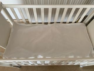 Cuna bebé blanca