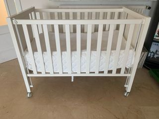 Cuna bebé blanca