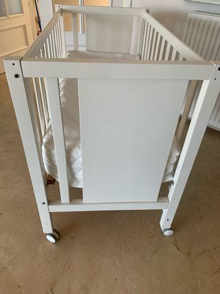 Cuna bebé blanca