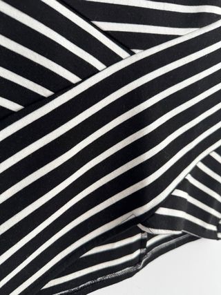Minifalda rayada blanco-negro