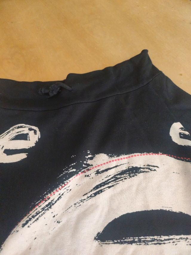 Falda negra y blanca estampada